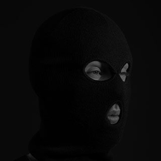 Maskers in verschillende soorten varianten en kleuren